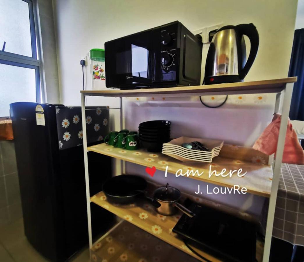 Studio Apartment Pasar Malam J.Louvre Тана Рата Екстериор снимка